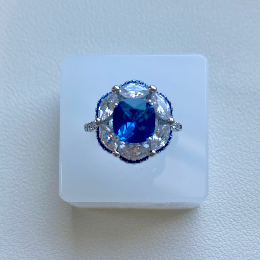 Elegant Blue and Silver Ring